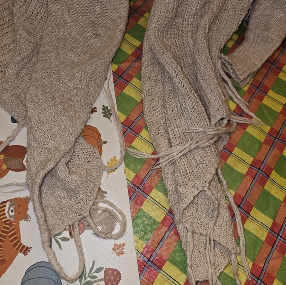 Mossimo Knitted Fringe Sweater - Picture 3 of 4